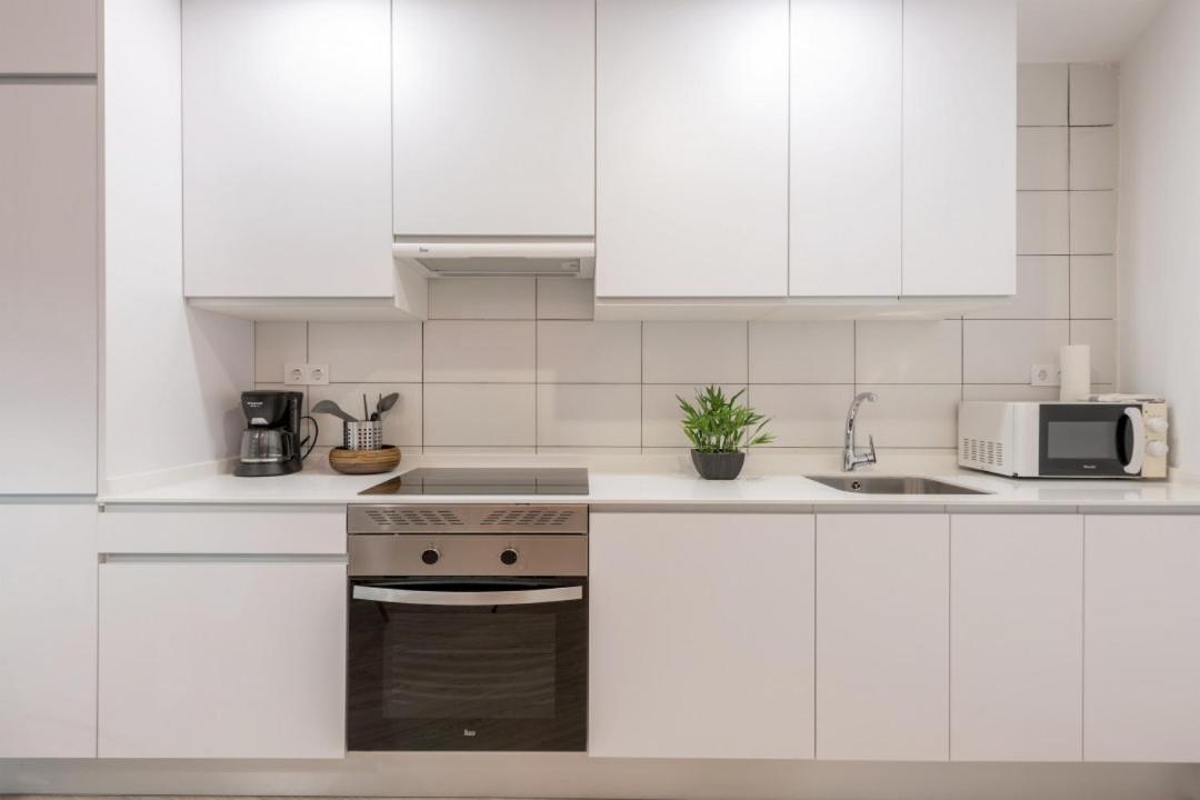 Bright And Modern- 2 Bedrooms 1bathroom- Mintystay - Bocangel